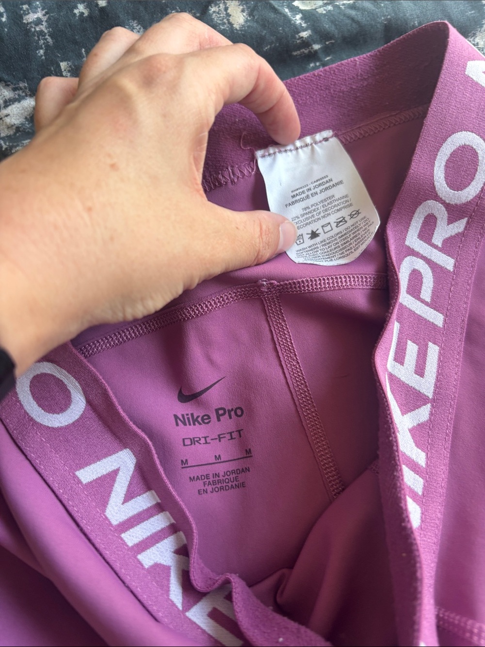 Nike Women's Magenta Bike Shorts with Branded Waistband - Picture 3 of 8